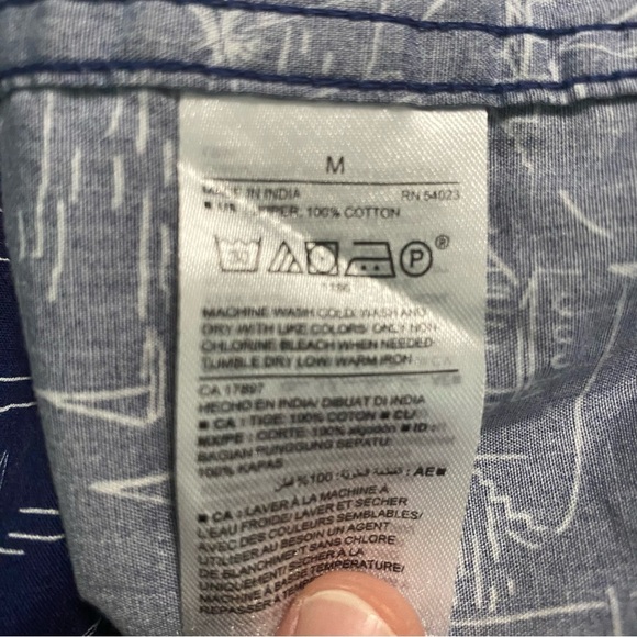 Old Navy Slim Fit Blue Charcoal Vacation Classic Button Up Shirt - Picture 5 of 5